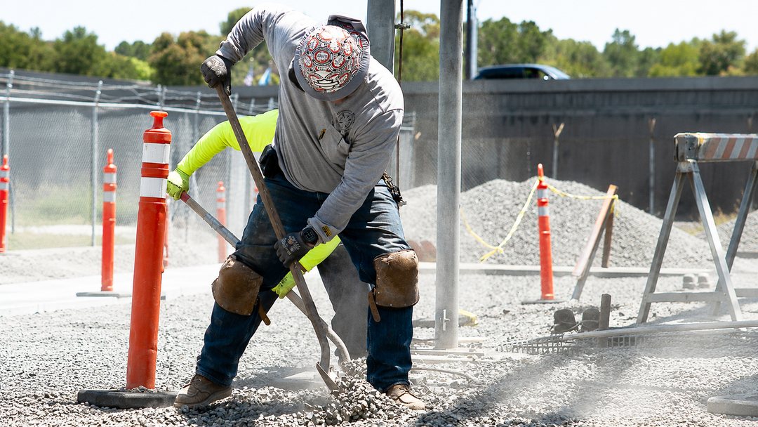 Best Lightweight and Comfortable FR Shirts for Hot Weather Work Environments